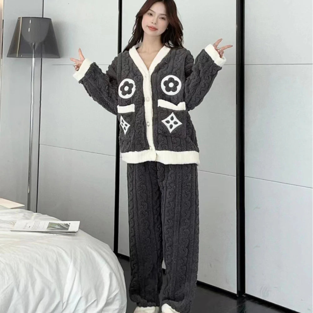 Strawberry Print Sleepwear Women Pajamas Set Winter Fleece Velvet 2 Pieces Home Suit Sleep Fluffy Korean Piiama Warm Night Wear